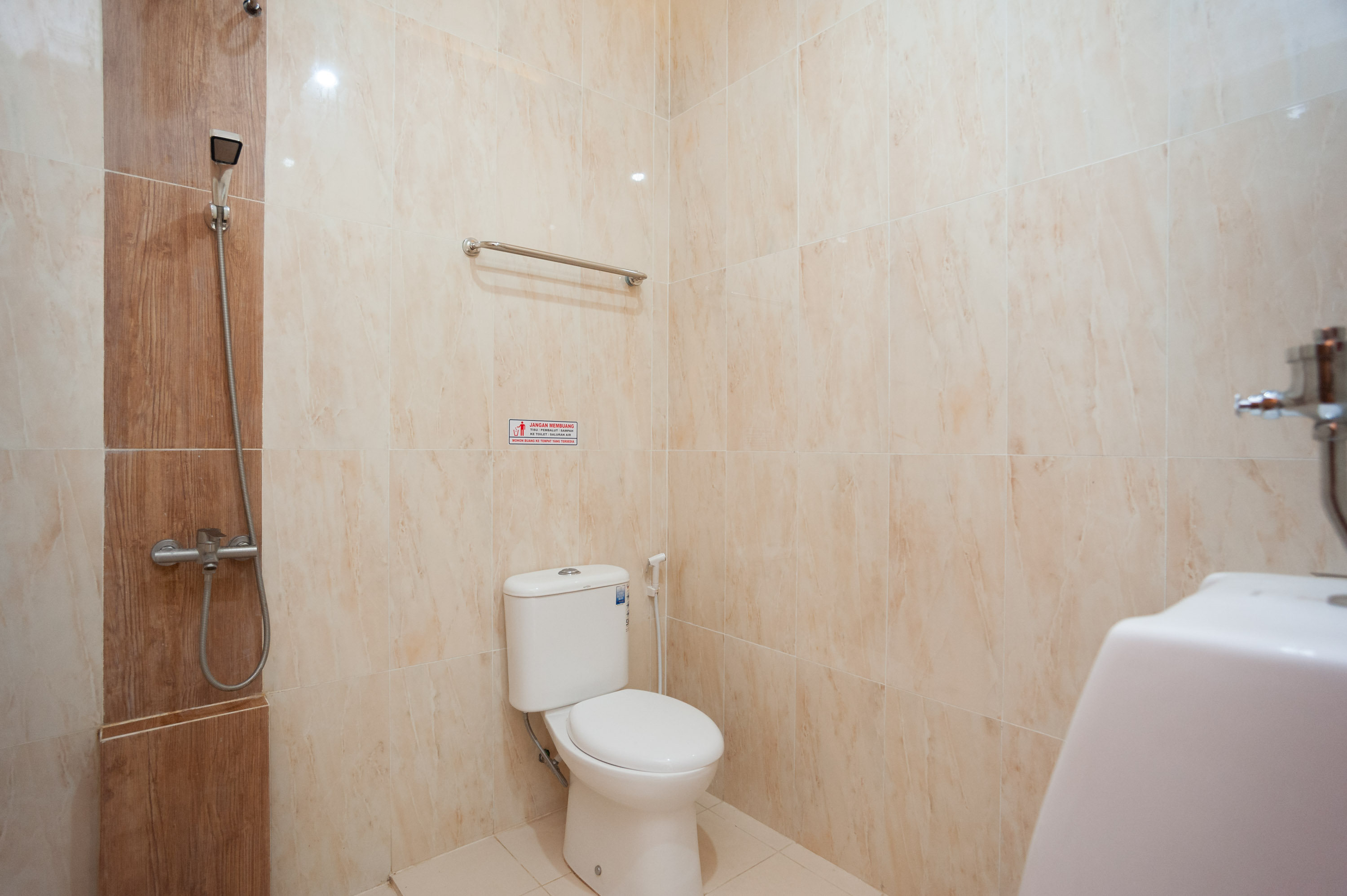 Urbanview Hotel Bong Gajah Lampung Room Type - Deluxe Room