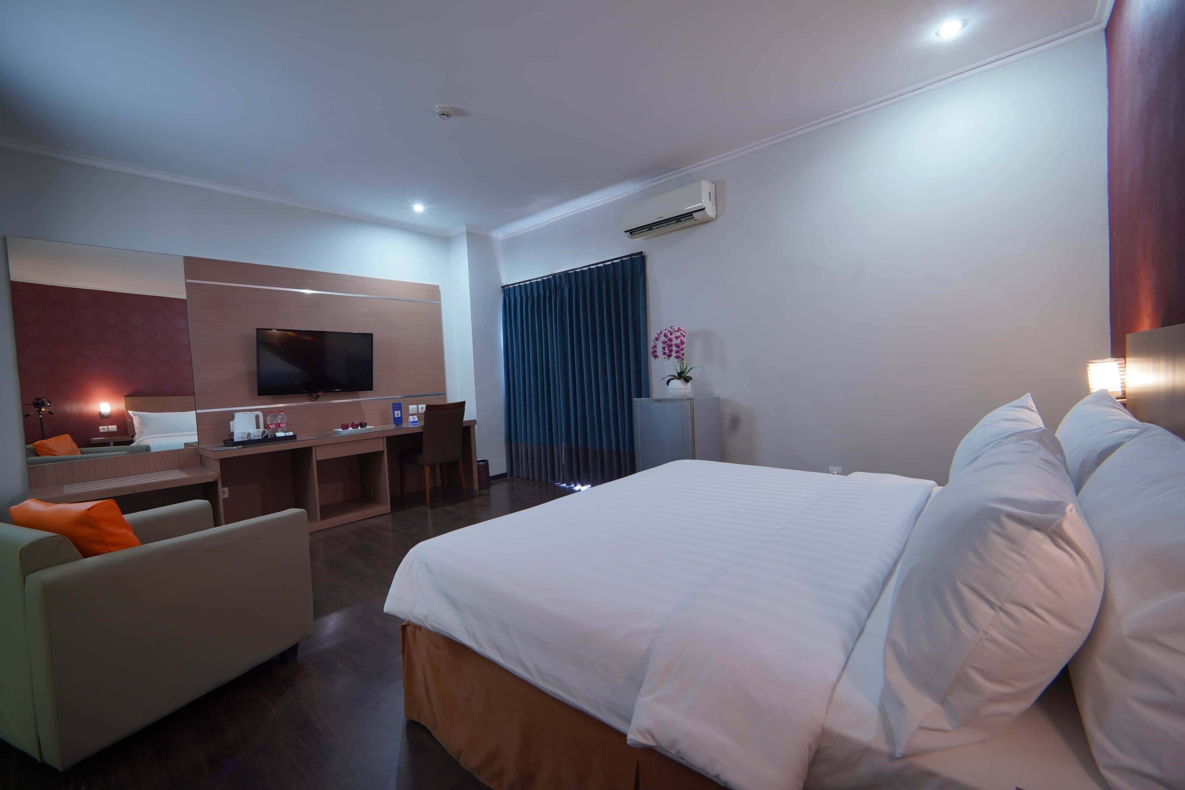 Noola Hotel Cilacap - Tap to explore photos
