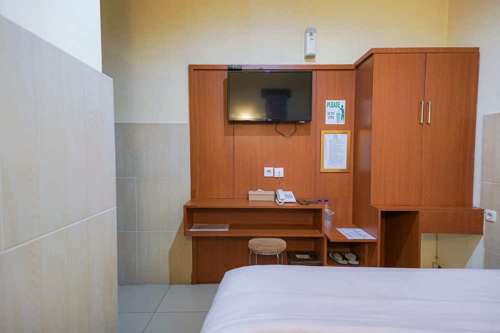 Urbanview Hotel 58 Bintaro by RedDoorz Room Type - Deluxe Room