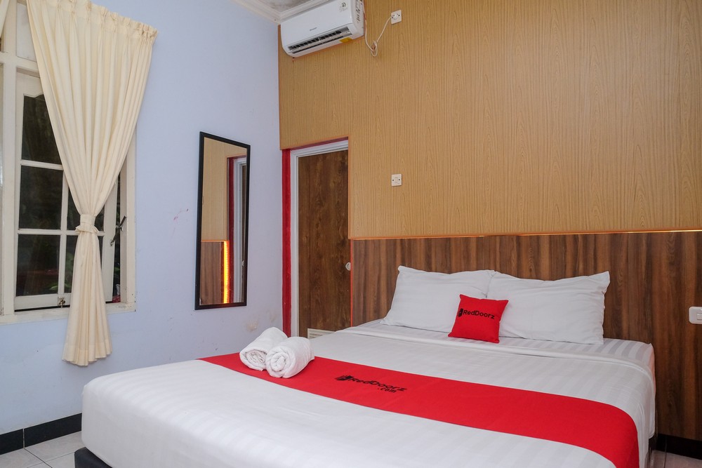 RedDoorz At Pondok Eyang Obi Sleman Room Type - Deluxe Double Room