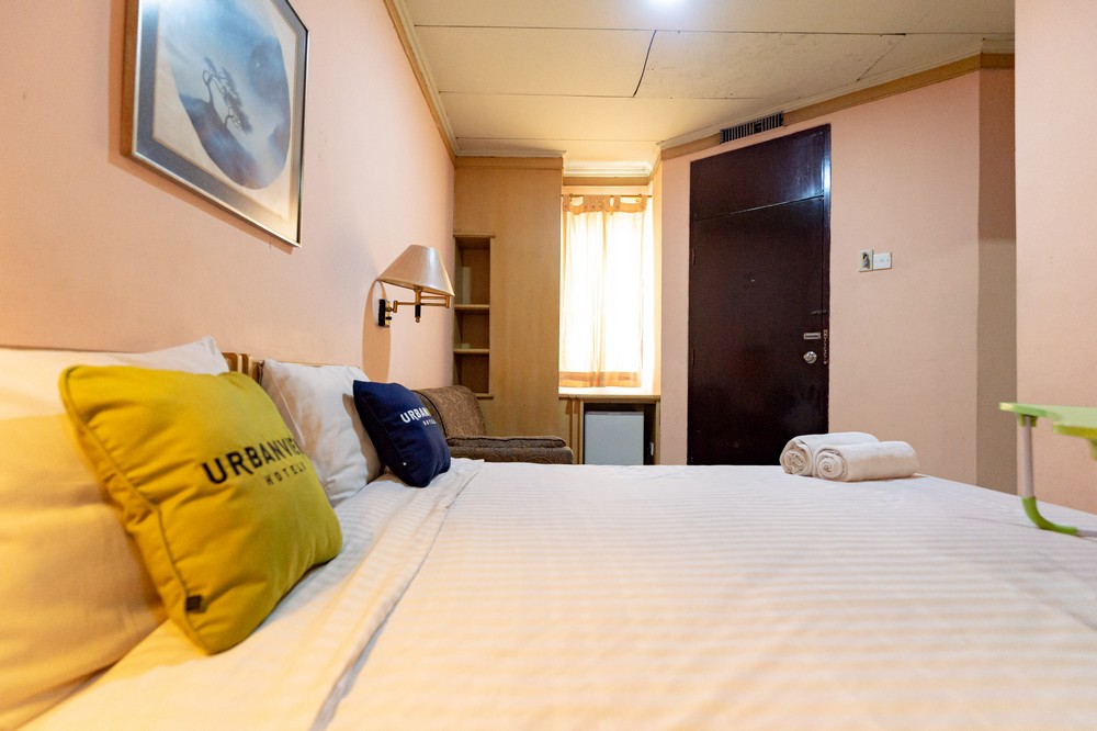 Urbanview Hotel P Residence Asemka Room Type - Deluxe Room
