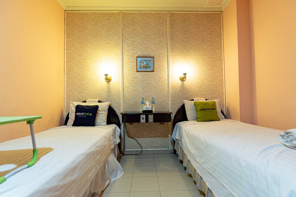 Urbanview Hotel P Residence Asemka Room Type - Standard Room