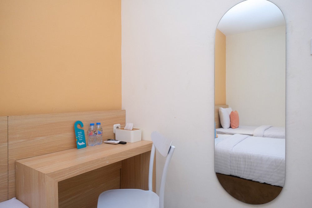 Sans Hotel Aurum Majapahit Semarang Room Type - Deluxe Twin Room