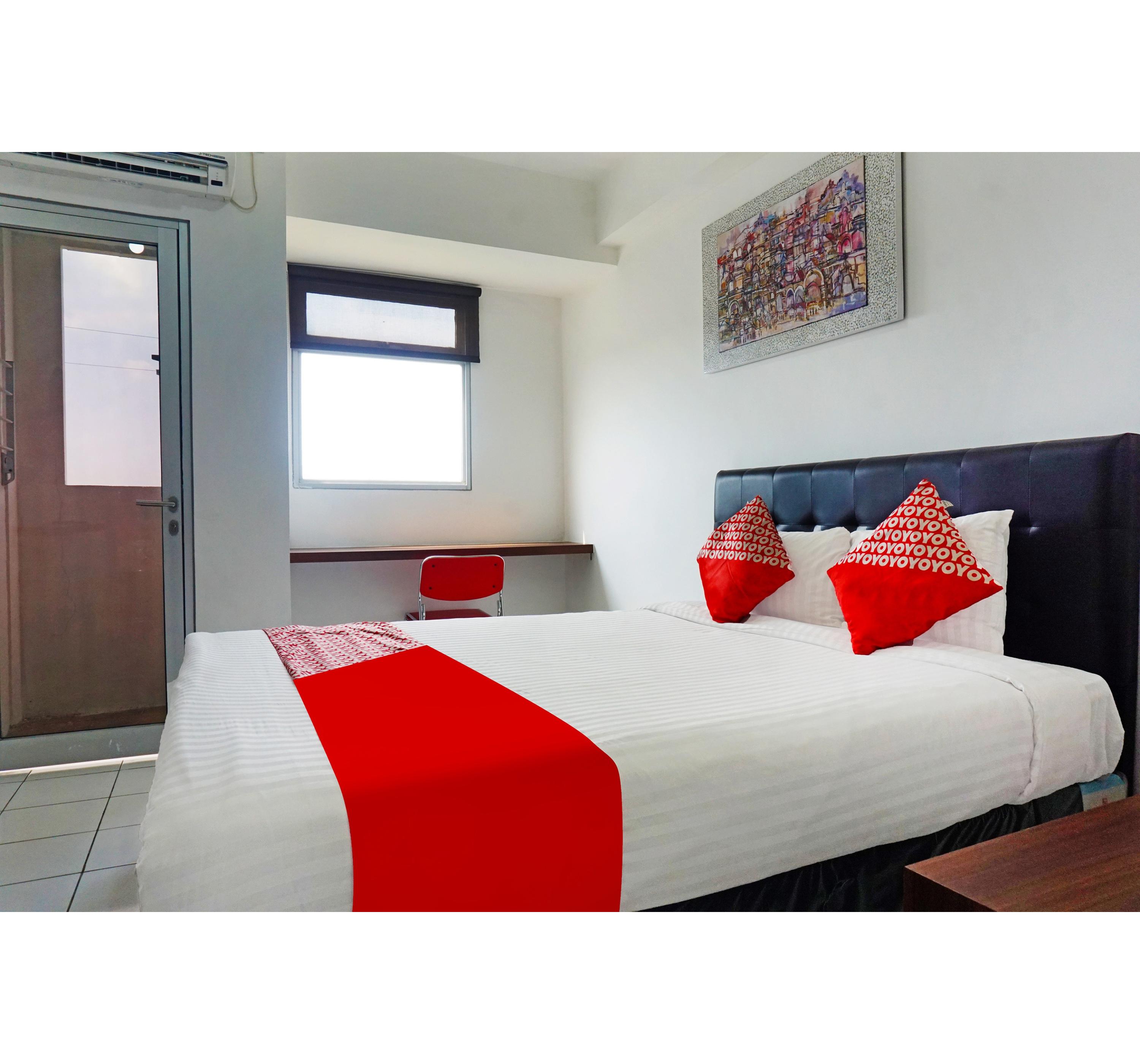 Collection O SSR Apartemen Gunung Putri Square - Tap to explore photos