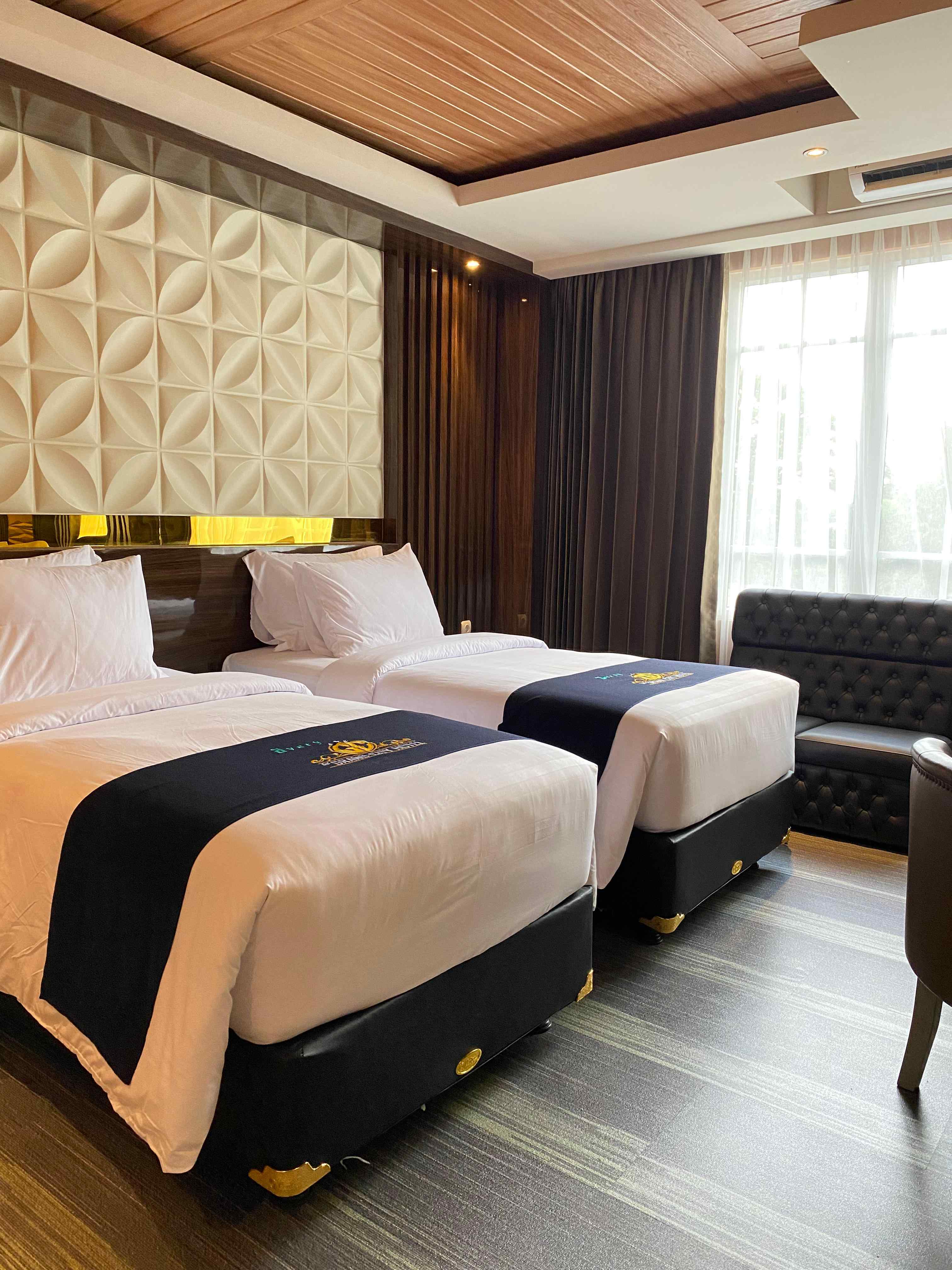 Avery De Grand City Hotel Bandung - Tap to explore photos