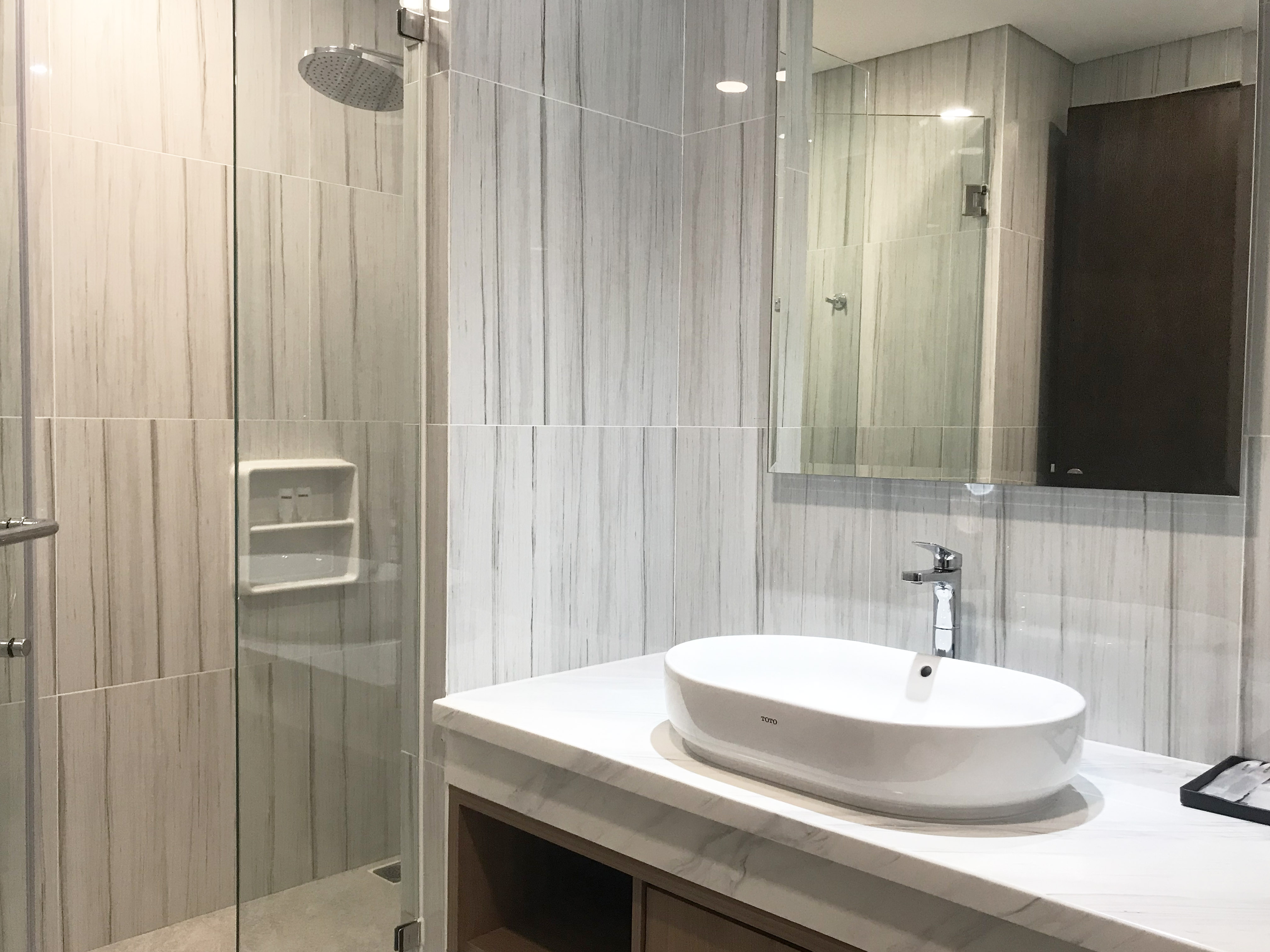 Labersa Hotel & Convention Center Samosir Room Type - Deluxe King