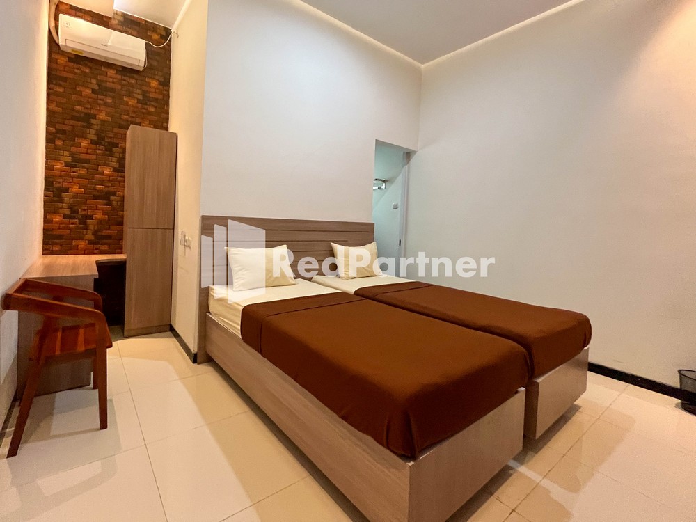 Griya Borobudur Malang Syariah RedPartner Room Type - Superior Twin Room