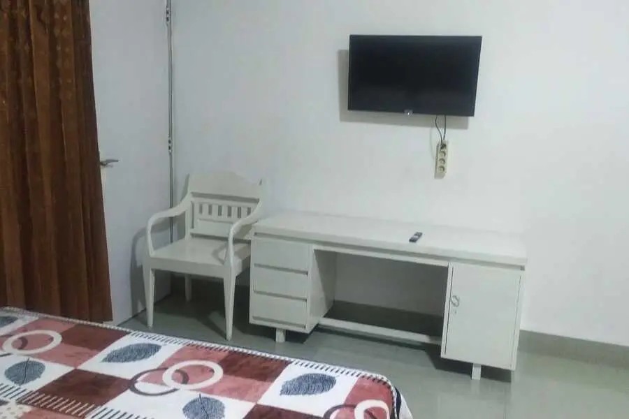 Kostel Satu Semarang RedPartner Room Type - Deluxe Room