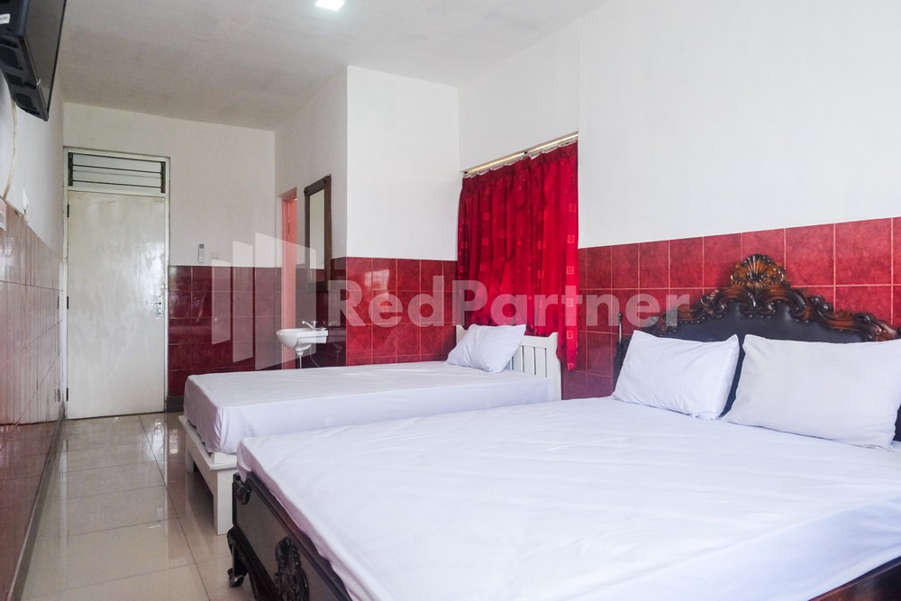 Kostel Satu Semarang RedPartner Room Type - Family Room