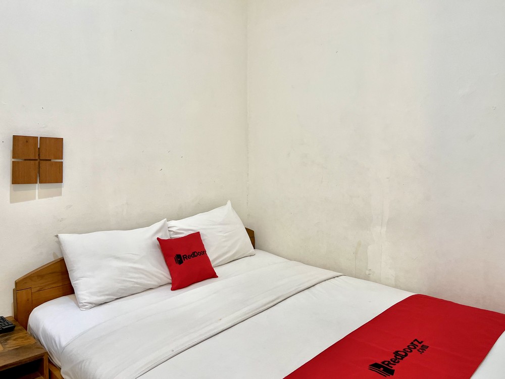 RedDoorz At Mystays Pemuda Cepu Blora Room Type - RedDoorz Room