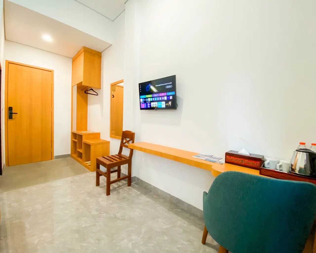 Queen Parrona Hotel