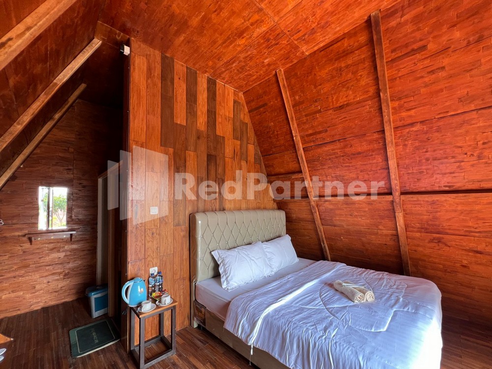 Glamping Pengilon Edupark Mitra RedDoorz - Tap to explore photos