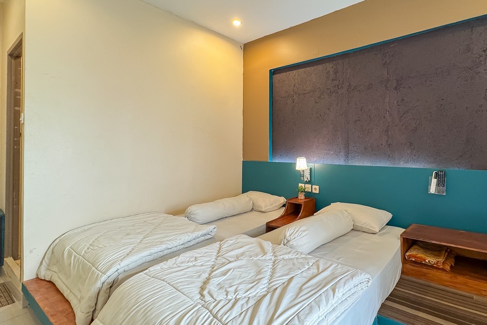 Hotel Kita Syariah RedPartner Tanggeung Room Type - Deluxe Twin Room