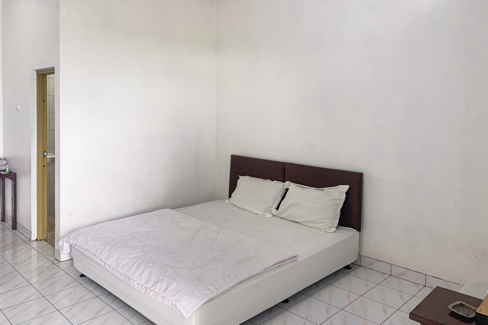 Hotel Pelangi Merak RedPartner Room Type - Standard Room
