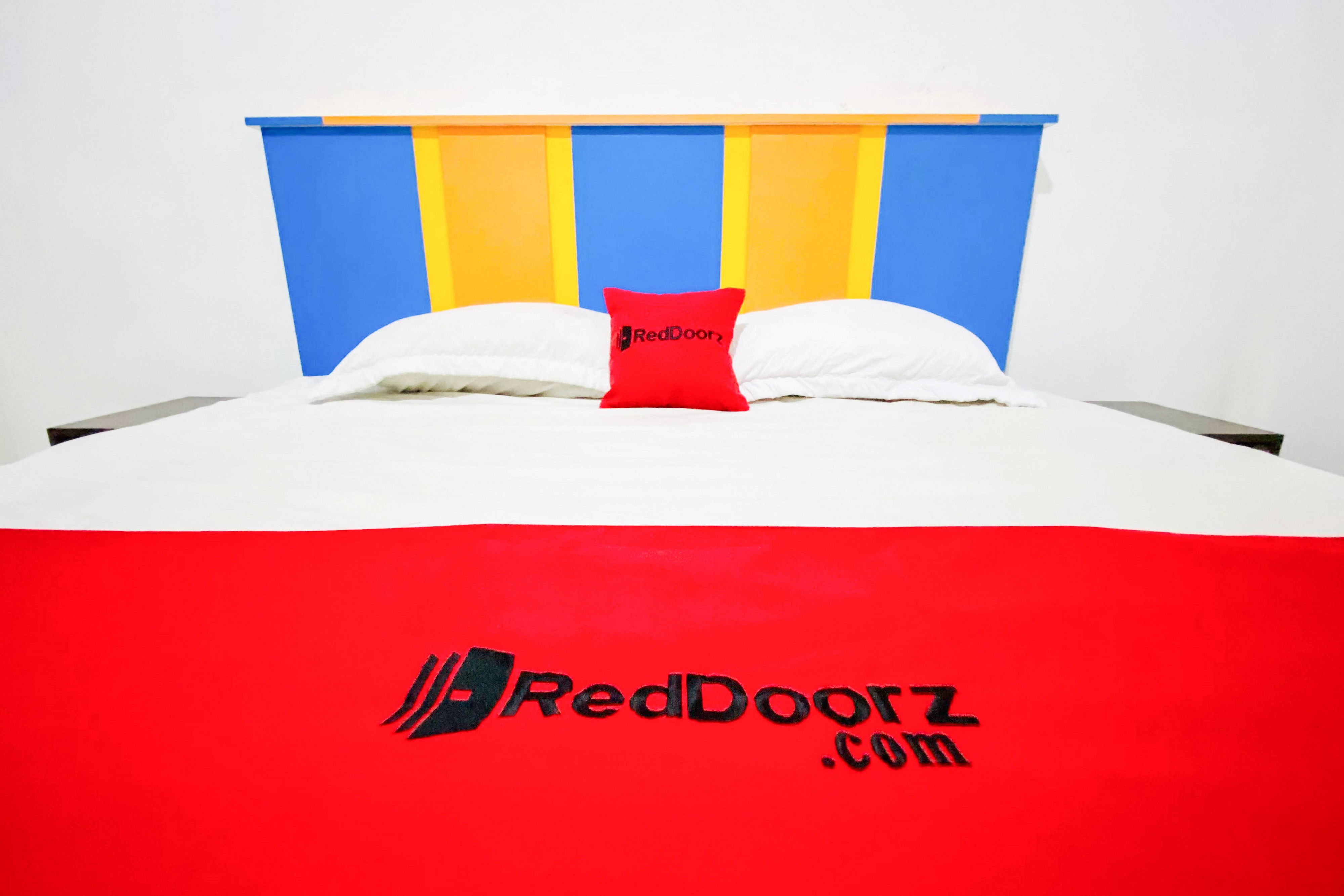 RedDoorz Syariah @ Aisyah Stabat Room Type - RedDoorz Room