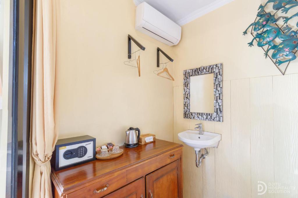 Pondok Kutuh Guesthouse Room Type - Standard Double Room With AC