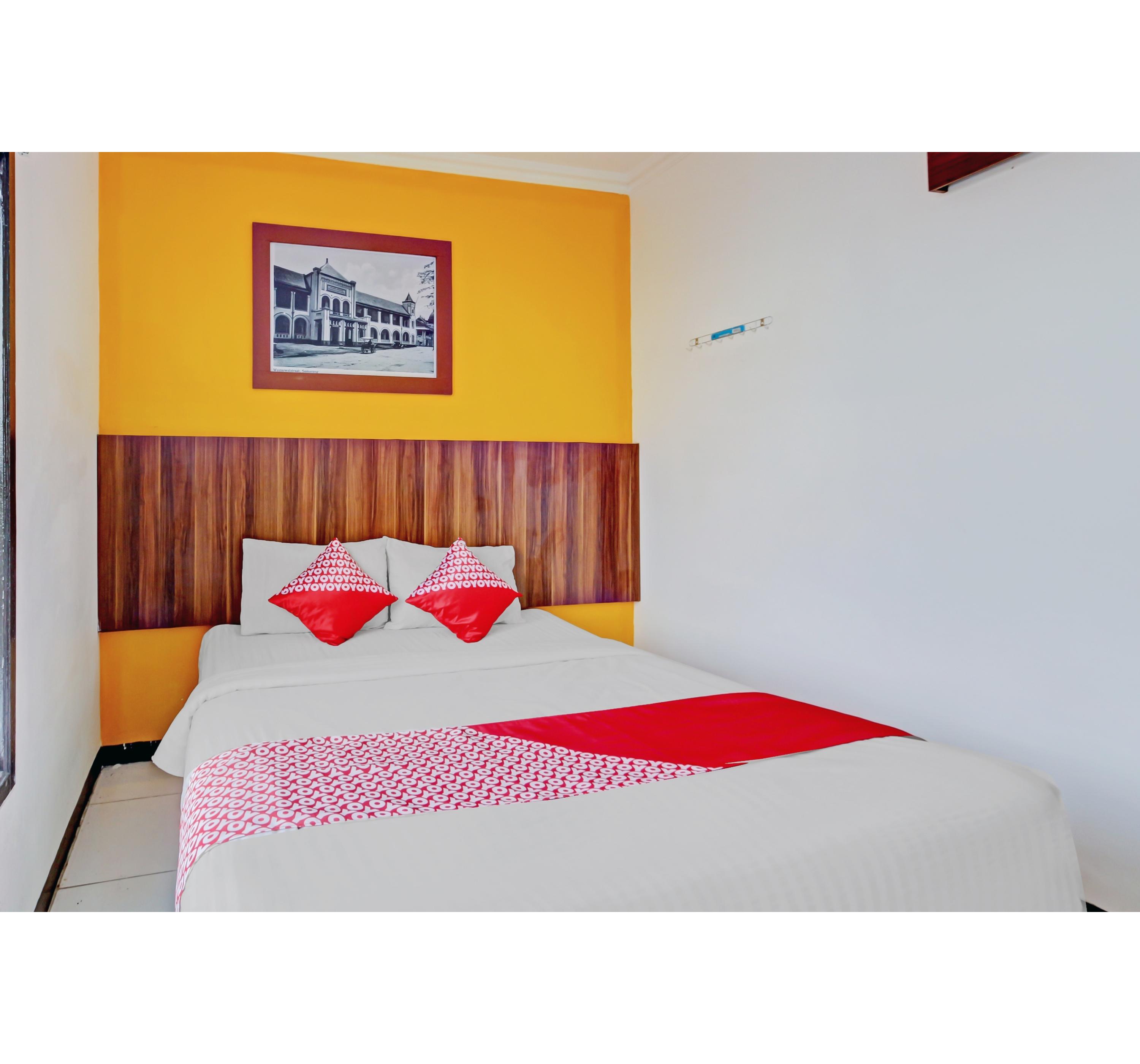 Hotel O Near Mall Ciputra 2 - Tap to explore photos