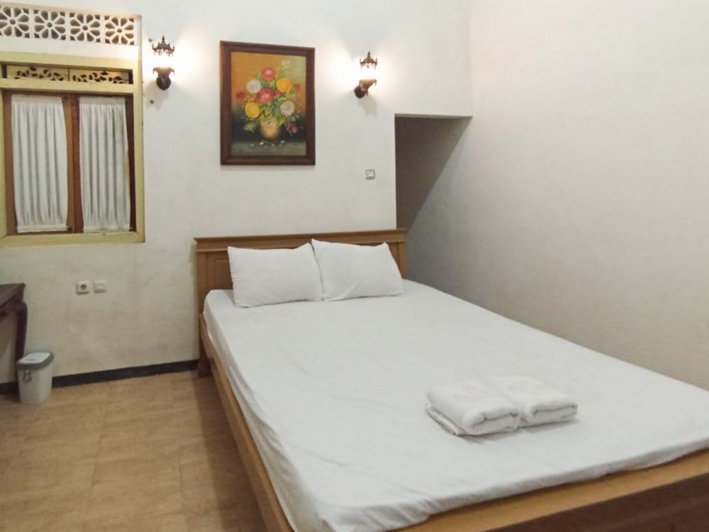 Intayu Homestay RedPartner - Tap to explore photos
