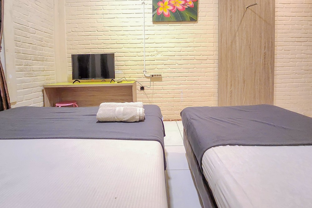 Urbanview Hotel Star Residence Puncak Room Type - Deluxe Room