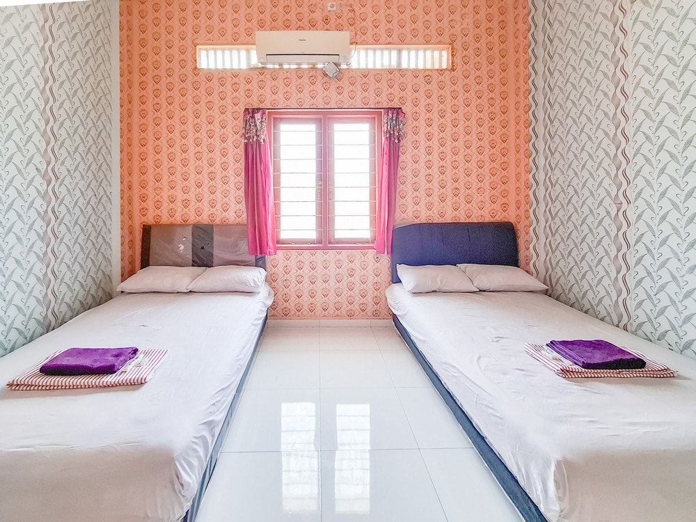 Sekapuk Indah Guest House Syariah Gresik RedPartner Room Type - Family Room