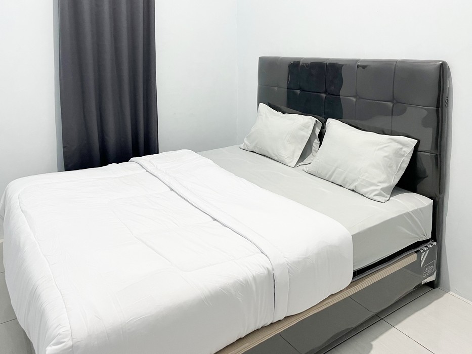 Singgahan Guest House Pacitan Mitra RedDoorz - Tap to explore photos