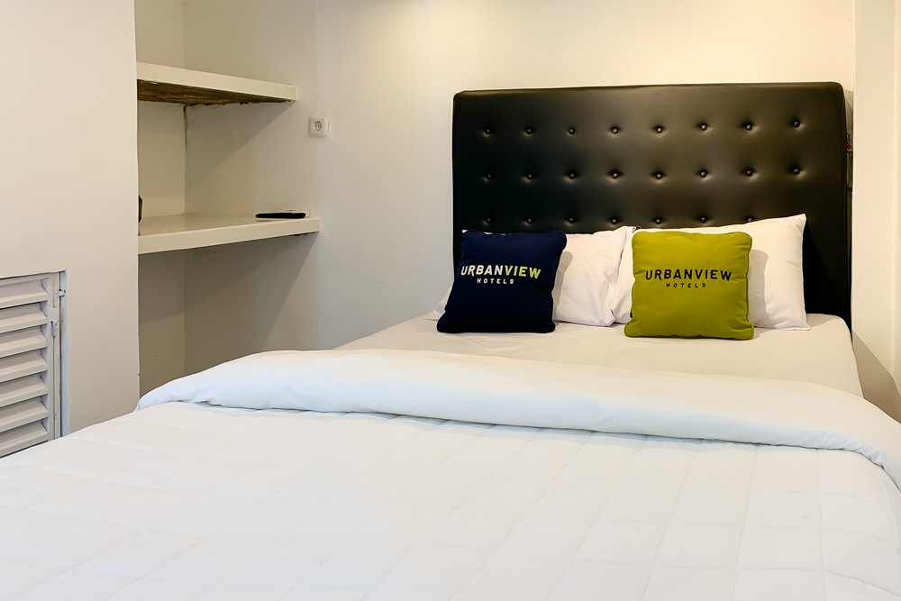 Urbanview Hotel Permata Syariah Garut - Tap to explore photos
