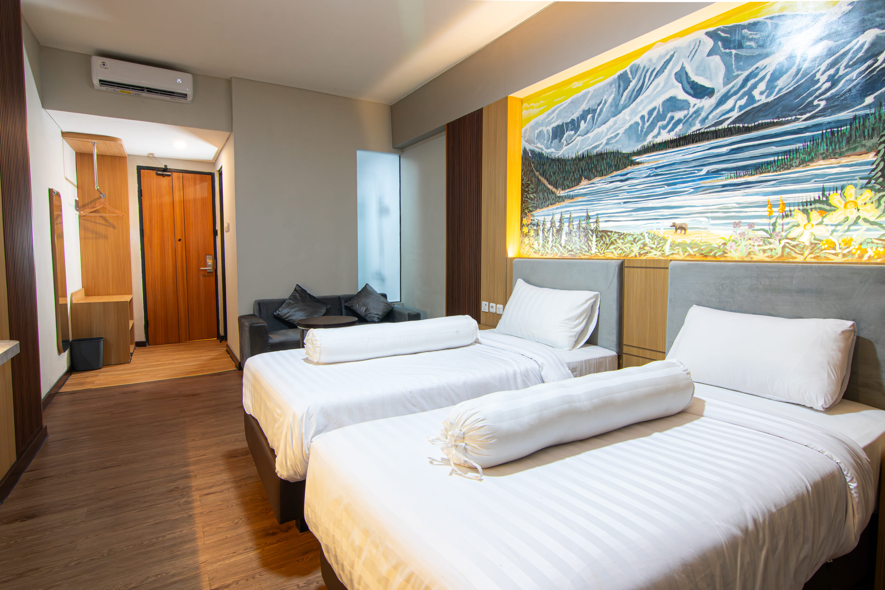 Azana BeSt Hotel Batu Room Type - Deluxe Twin Room with Balcony (Large)