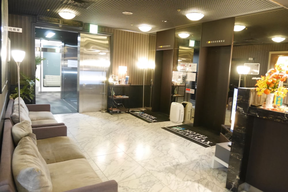 Livemax Yokohama Kannai
