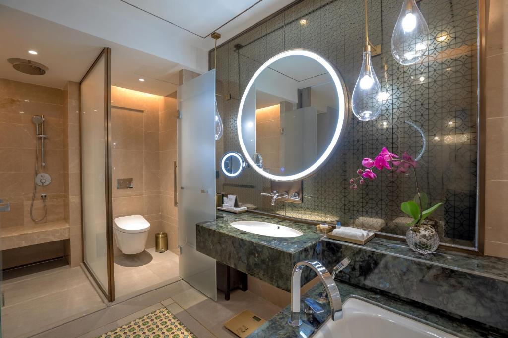 Pan Pacific Yangon Room Type - Premier Corner King