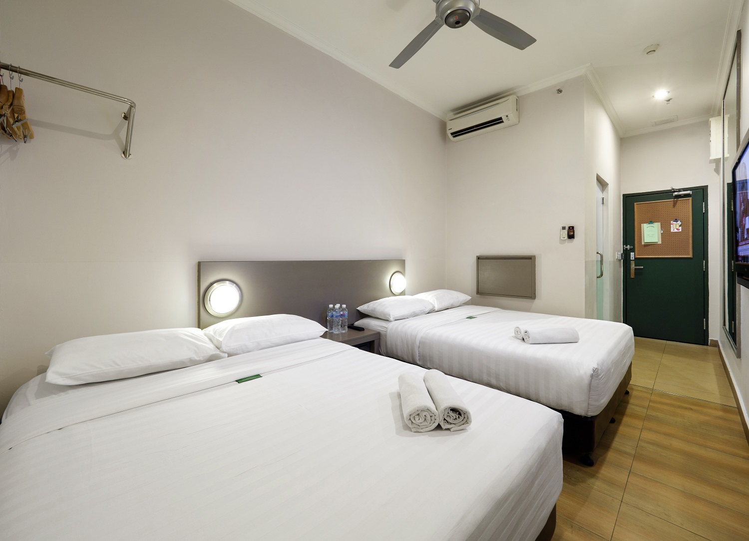 Tune Hotel - 1Borneo Kota Kinabalu Room Type - FAMILY ROOM CAPACITY 4