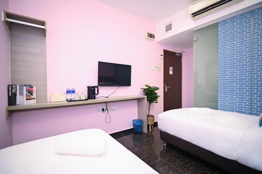 Swing & Pillows - Rawang Selangor Room Type - Standard Twin Room