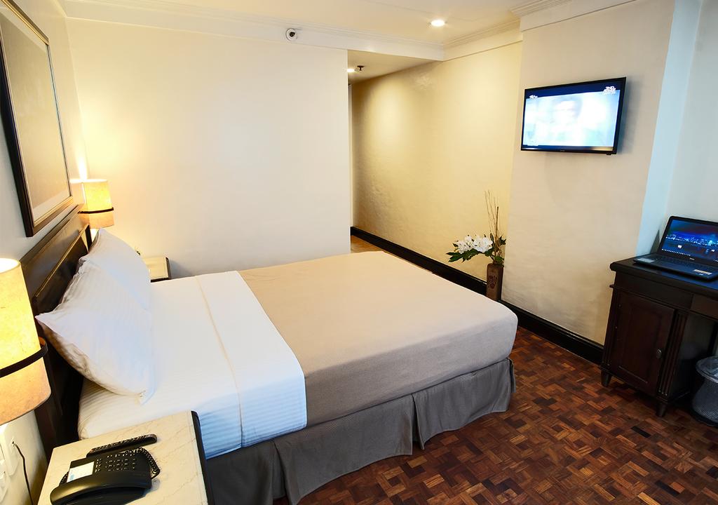 Fersal Hotel Malakas Quezon City - Tap to explore photos