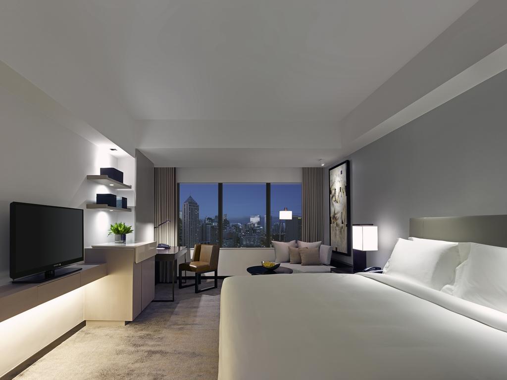 New World Makati Hotel Room Type - Deluxe Room
