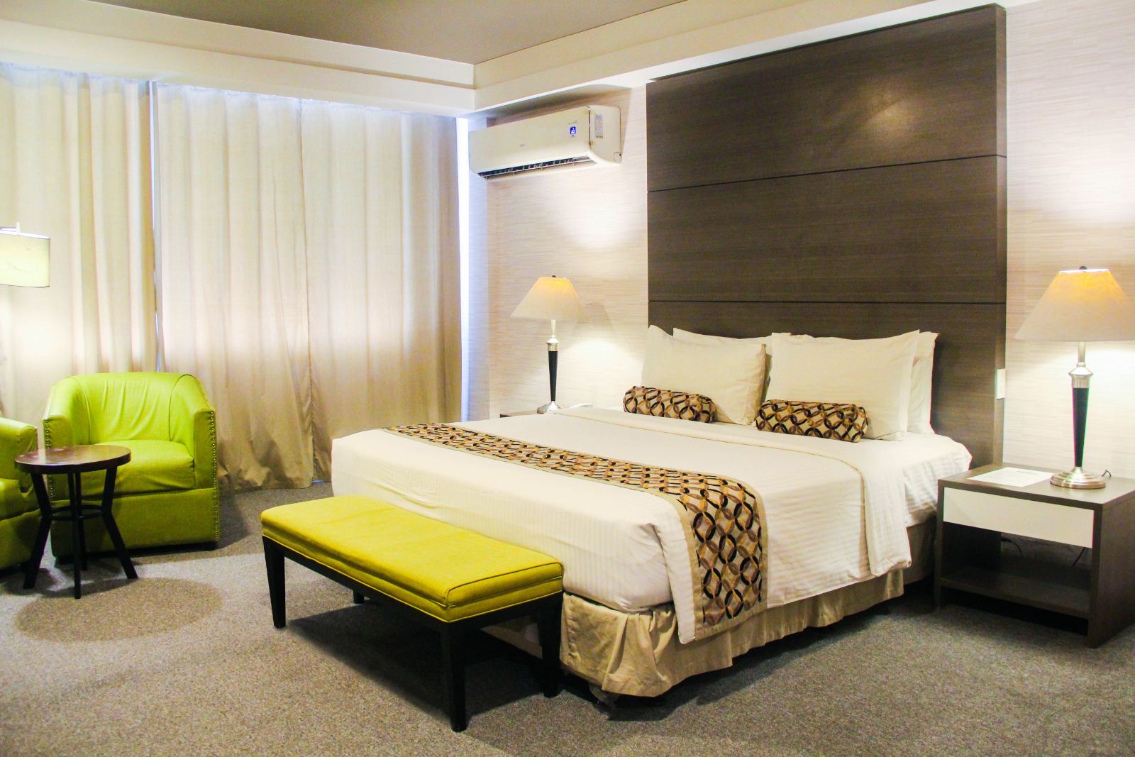 88 Courtyard Hotel Room Type - Deluxe King Room 88 Courtyard Hotel Room Type - Deluxe King Room