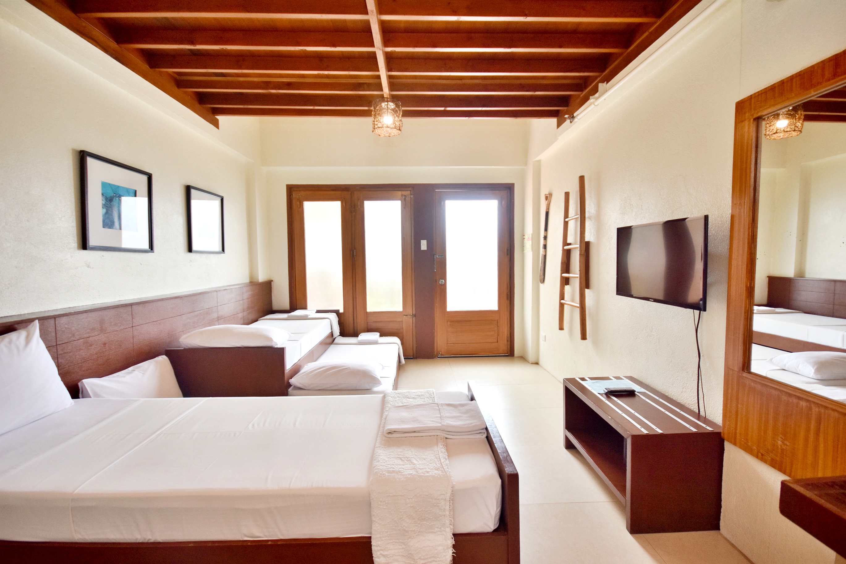 Agos Boracay Rooms + Beds Room Type - Family Room