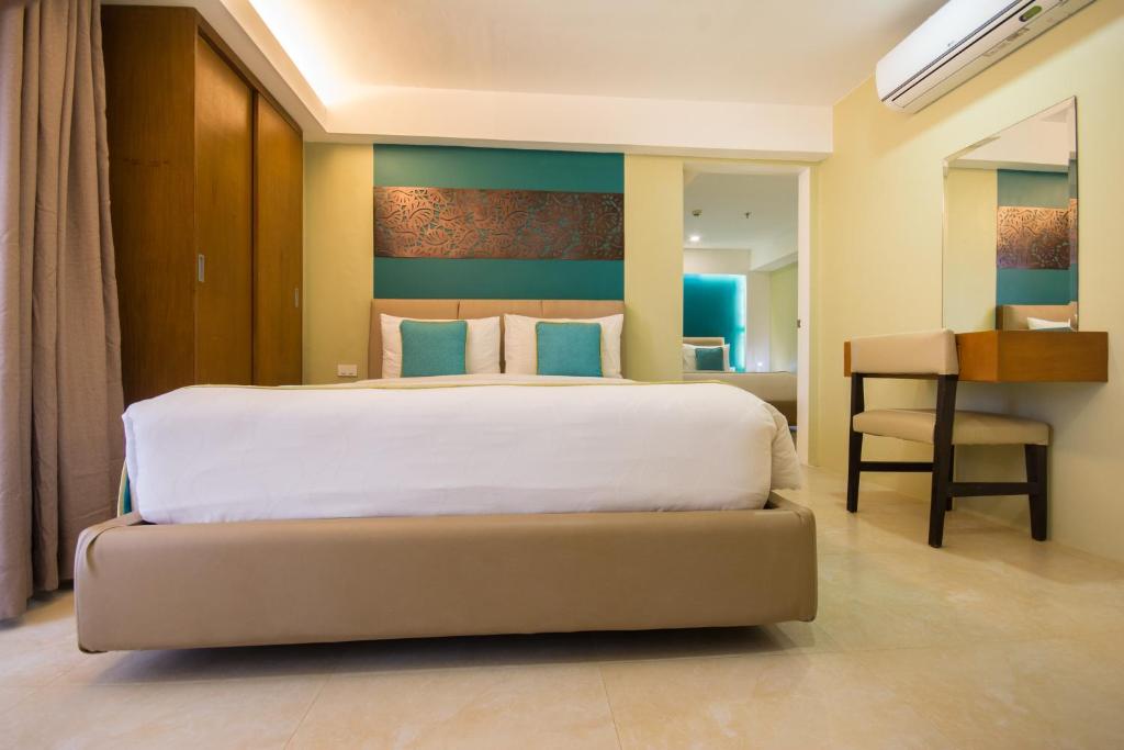 Boracay Haven Resort Room Type - Family Suite With Pool View