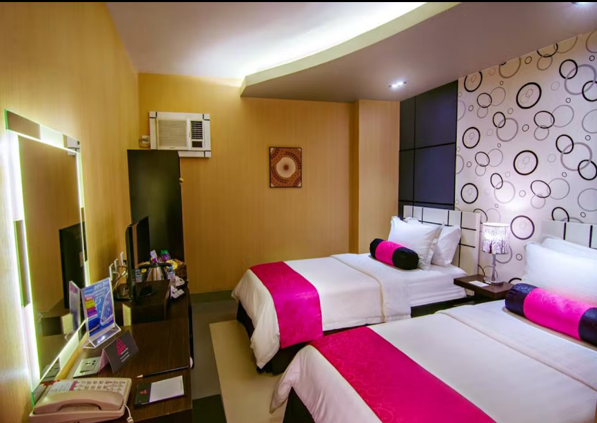 Eloisa Royal Suites Room Type - Superior Twin Room
