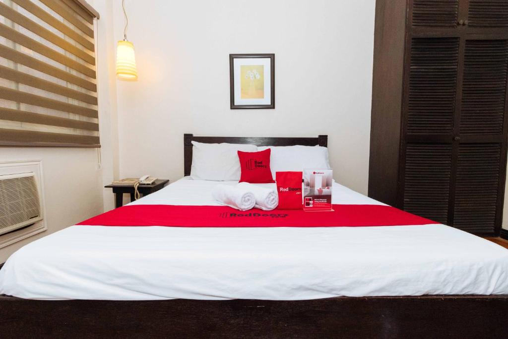 RedDoorz Plus @ The Ridge Tagaytay Room Type - RedDoorz Room