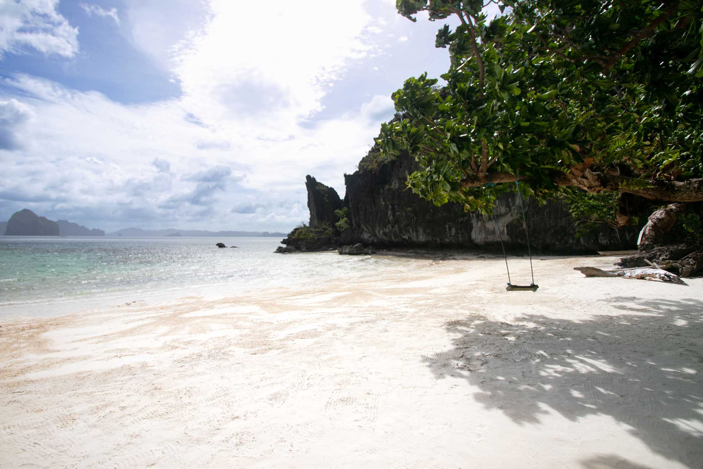 The Funny Lion El Nido