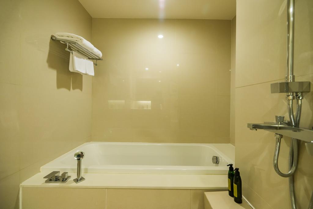 The Residence on Thonglor by UHG Room Type - One Bedroom Panorama Suite