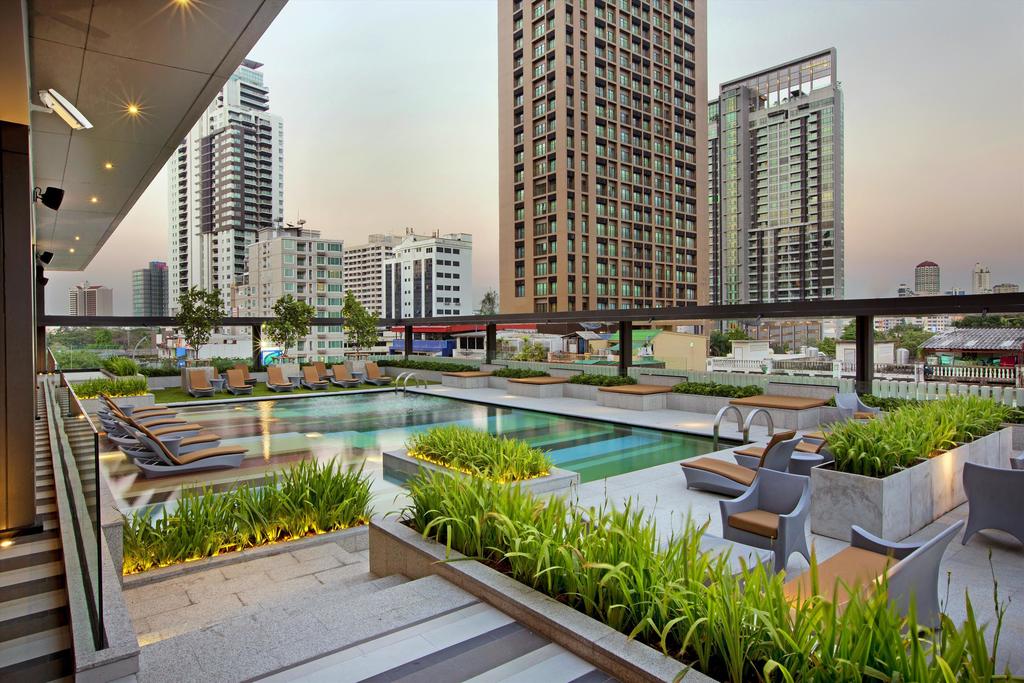 Khách Sạn DoubleTree by Hilton Bangkok Ploenchit