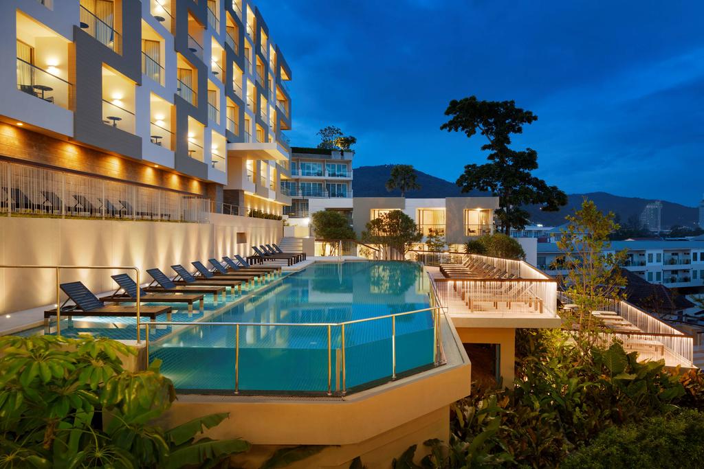 Khách sạn The Andaman Beach Phuket