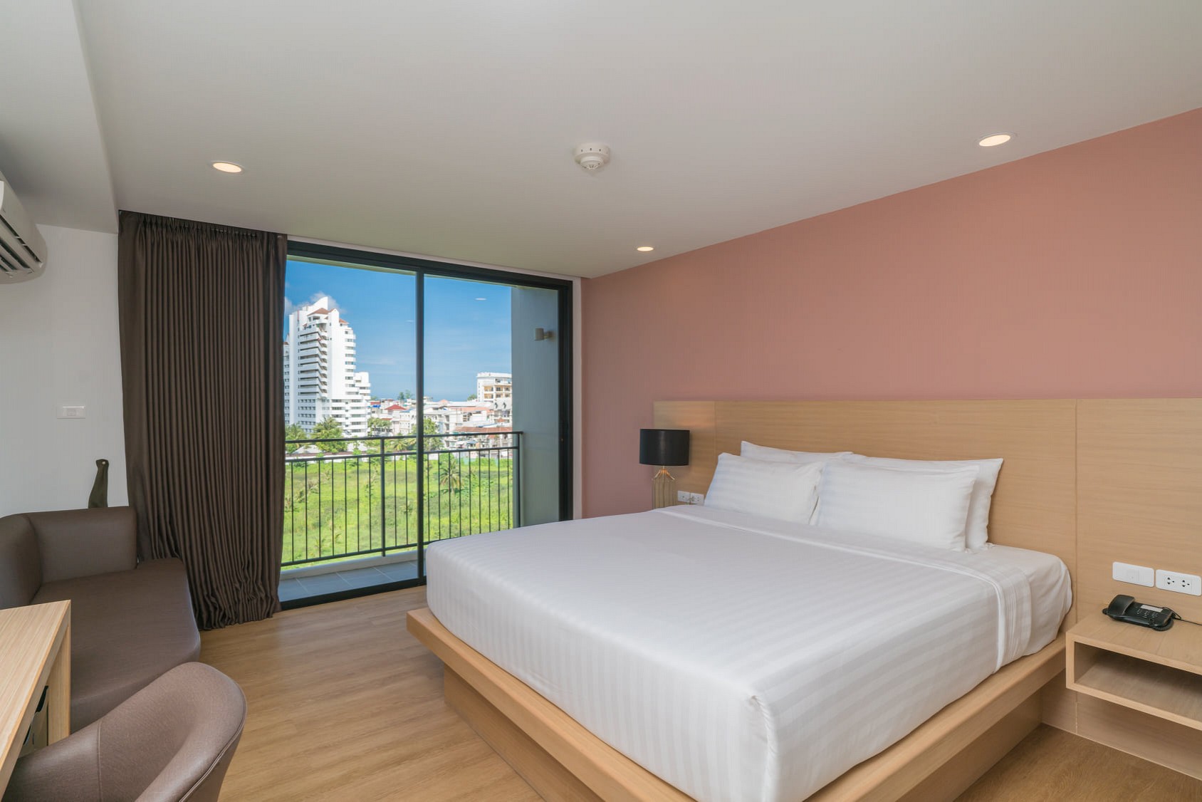 New Square Patong Hotel Room Type - Deluxe King Room