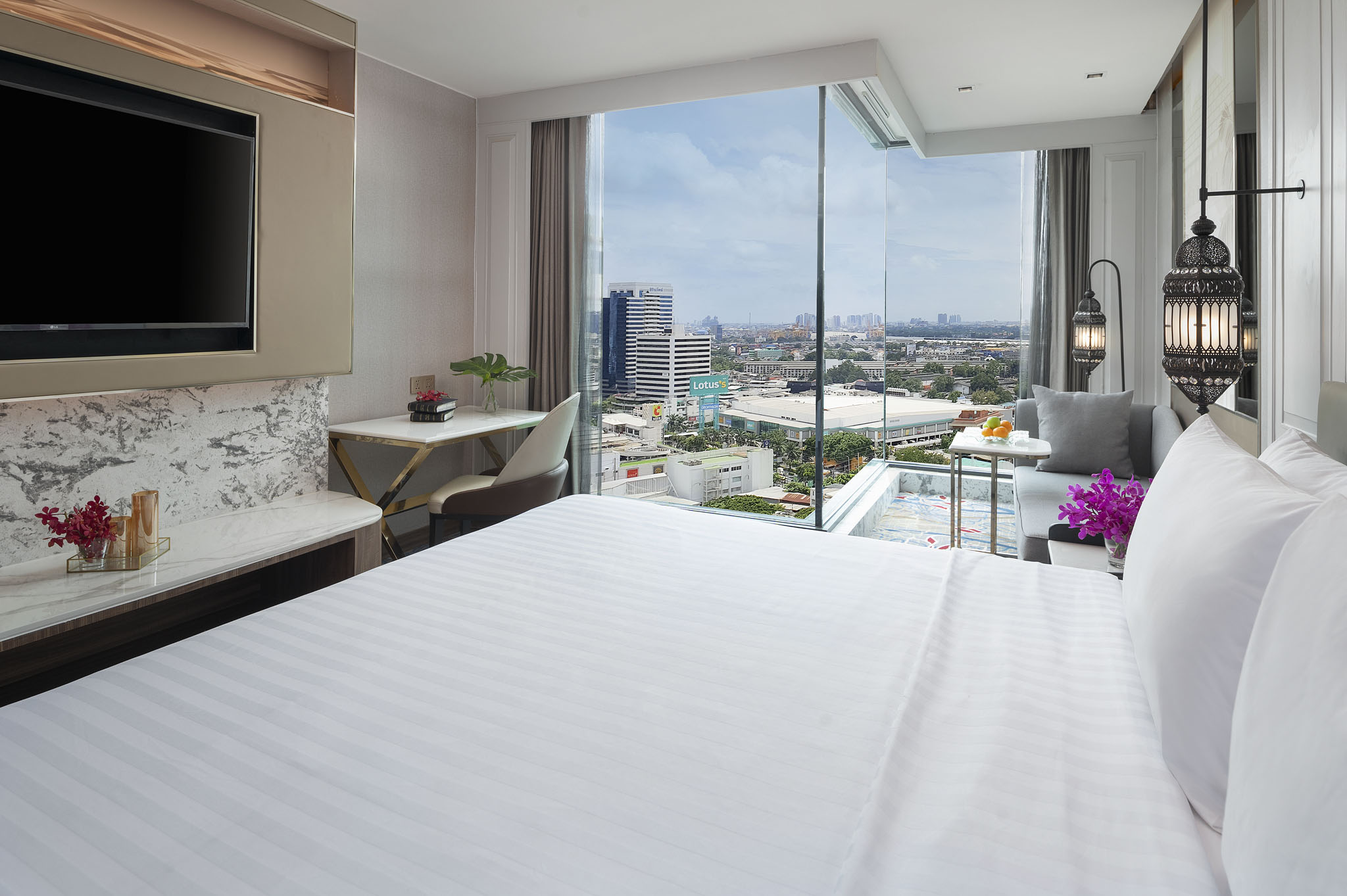 Valia Bangkok Sukhumvit 24 by Kingston Hotels - Tap to explore photos