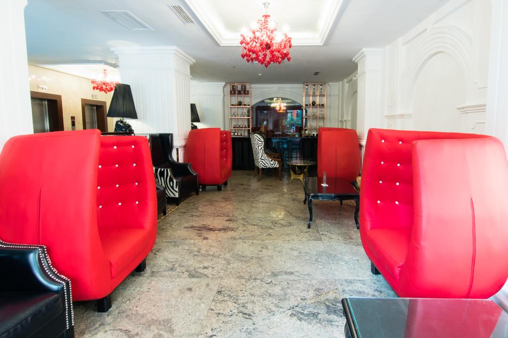 A and Em Signature Hotel