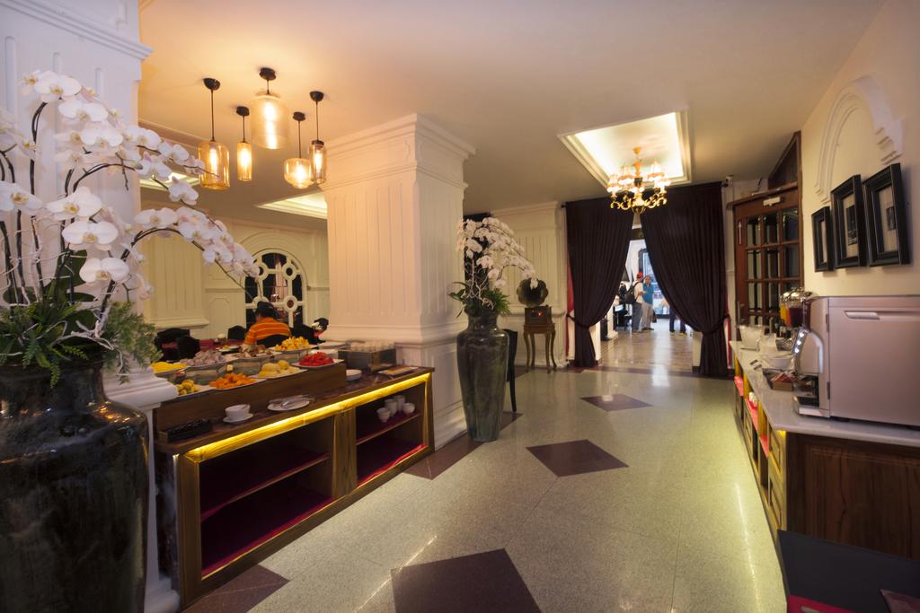 A and Em Signature Hotel