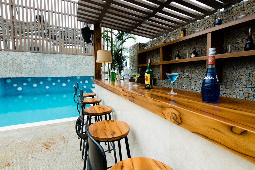 A and Em Signature Hotel