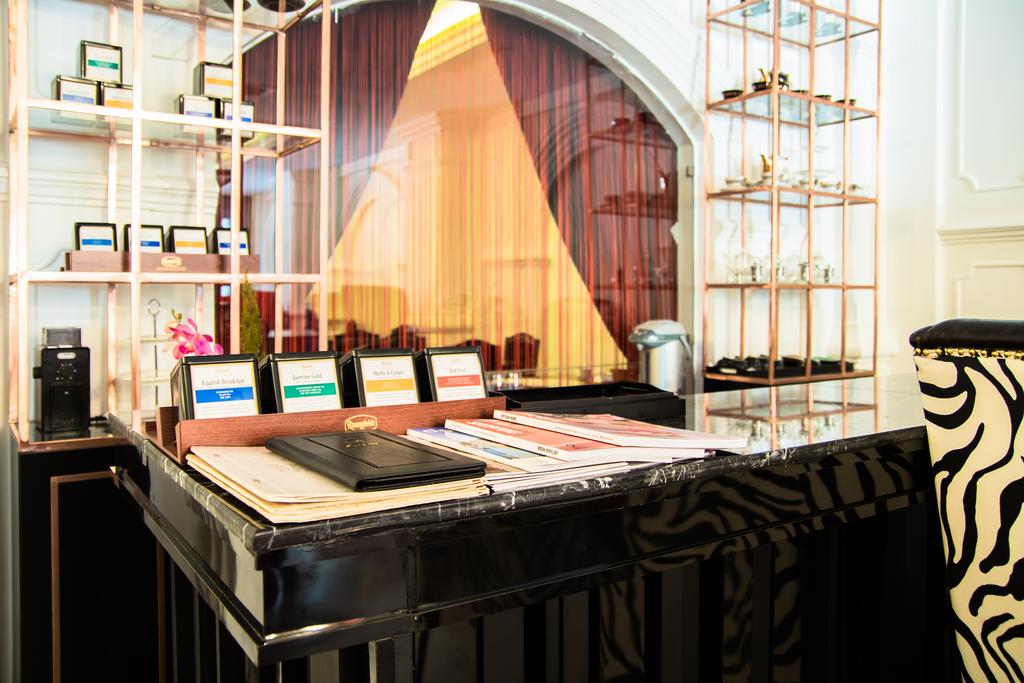 A and Em Signature Hotel