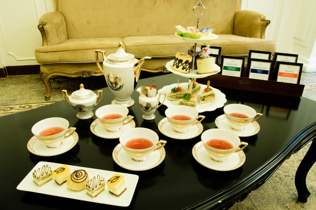 A and Em Signature Hotel