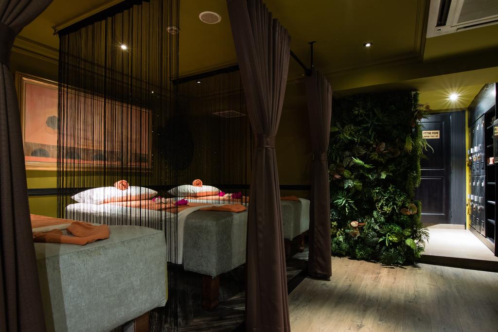 A and Em Signature Hotel